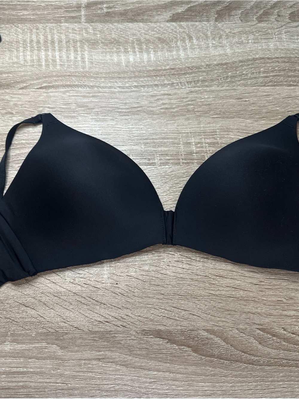 Victoria’s Secret No Wire Black Bra Size 32D